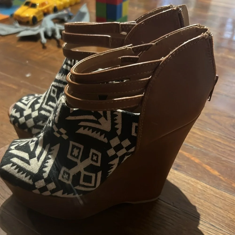 Shoes - Picture 3 of 3
